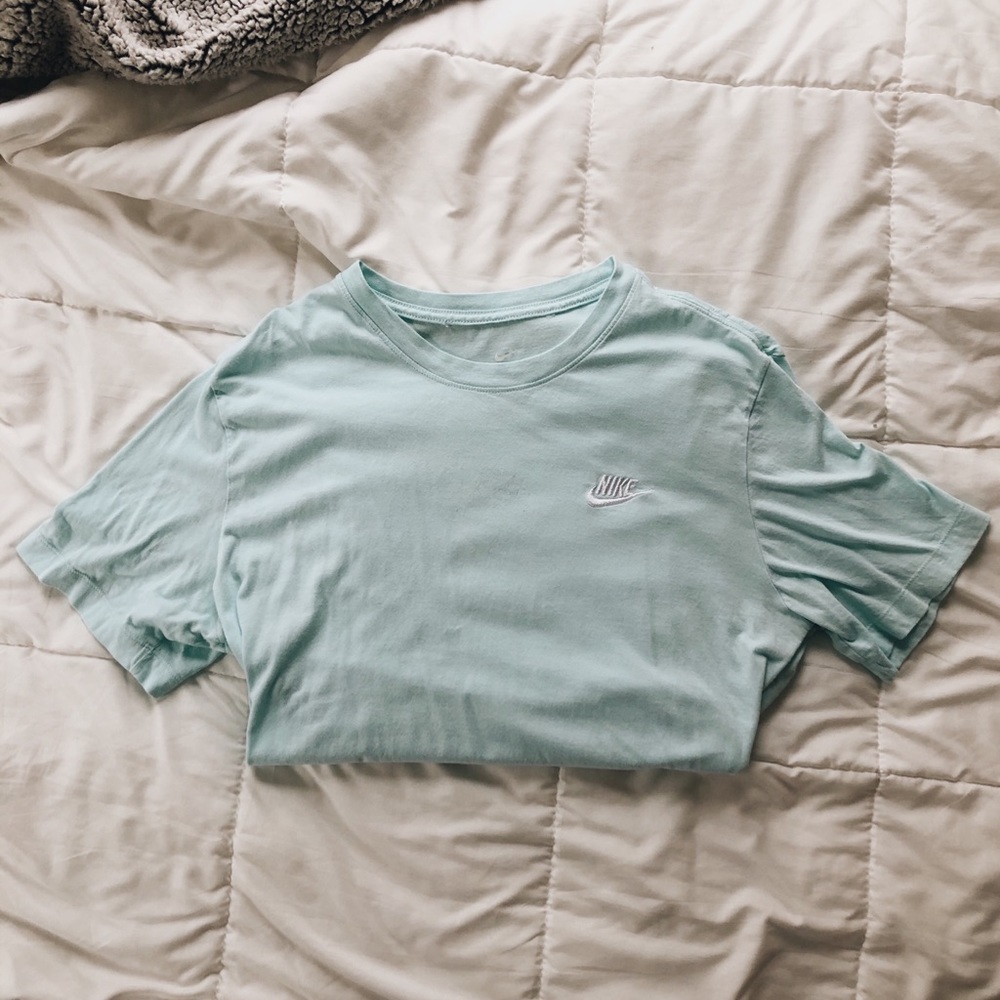 nike original swoosh tee